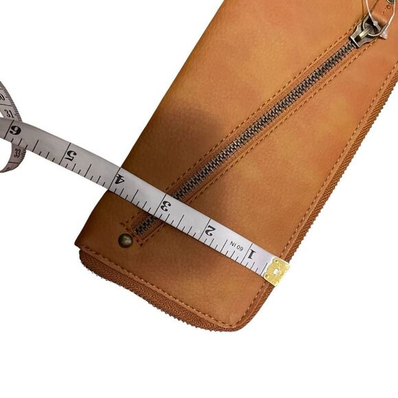 Free People Vegan Leather Wristlet Wallet NWT - Picture 8 of 8